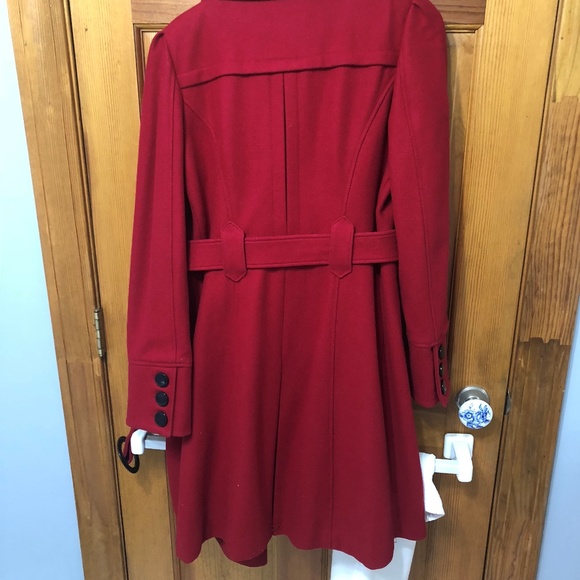 Red Jacket - Picture 5 of 7